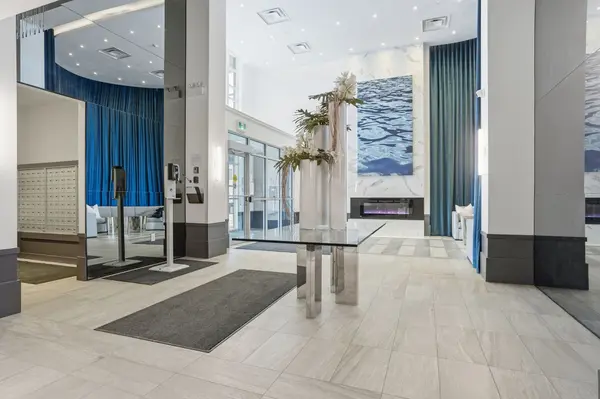 10 Concord PL #205, Grimsby, ON L3M 0G6