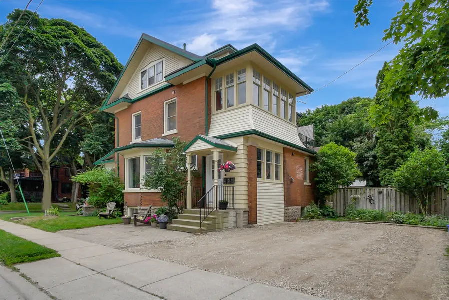 67 Moore AVE #2, Kitchener, ON N2H 3S2