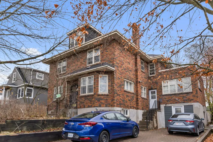 642 Bolivar ST, Peterborough, ON K9J 4S2