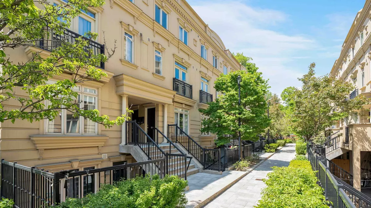 Toronto, ON M5T 1B7,88 Carr ST #Th32