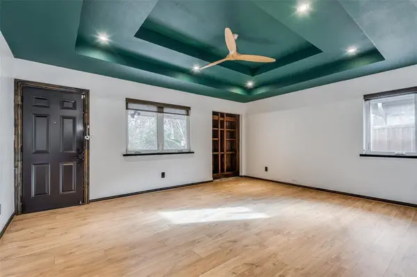 2749 Buna Drive, Dallas, TX 75211