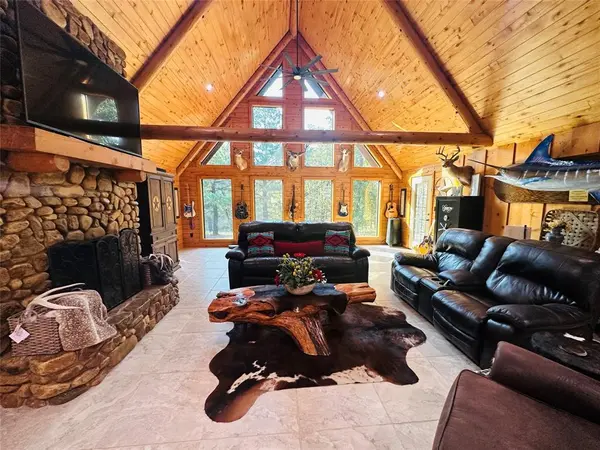 637 County Road 4420, Winnsboro, TX 75494