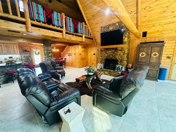 637 County Road 4420, Winnsboro, TX 75494