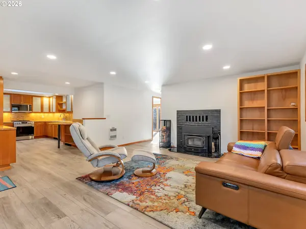 228 BEESWAX LN, Manzanita, OR 97130