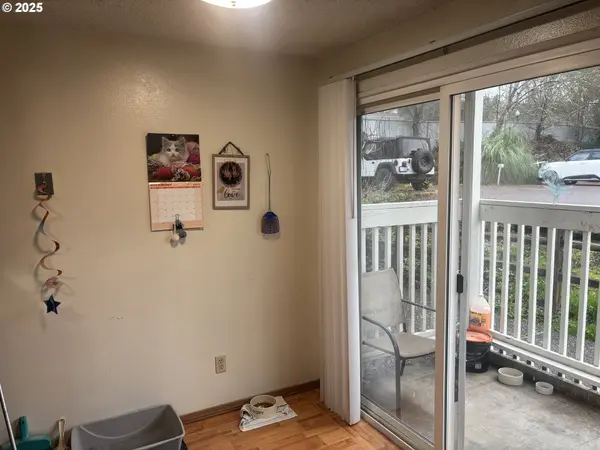 Roseburg, OR 97470,885 NE SUNSET ST