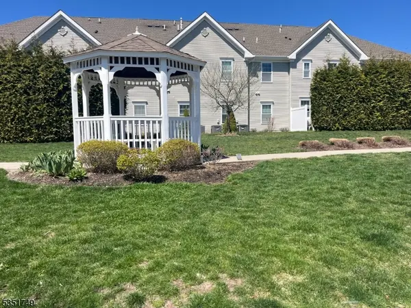 19 Dogwood Ln #19, Wanaque Boro, NJ 07420