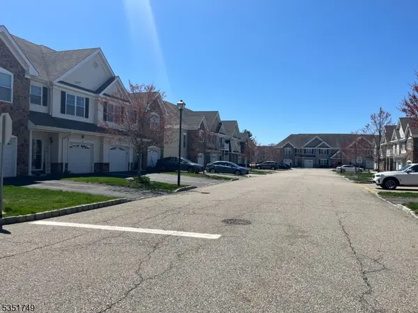 19 Dogwood Ln #19, Wanaque Boro, NJ 07420