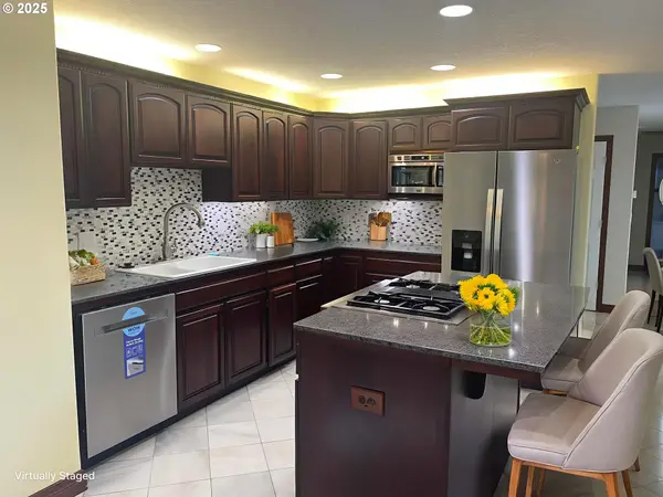 534 NE SOUTH SHORE RD, Portland, OR 97211