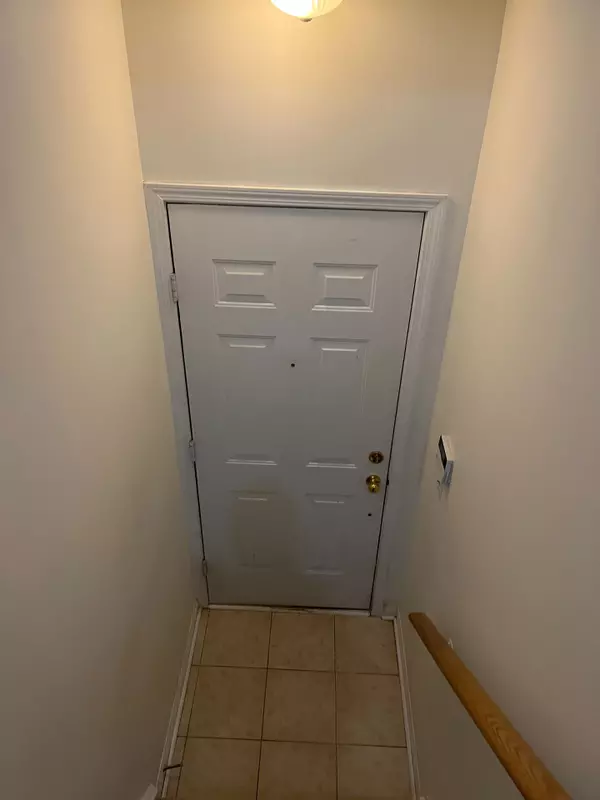 Toronto, ON M5T 1B7,88 Carr ST #Th32