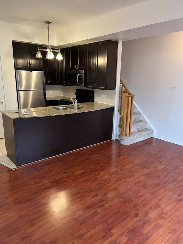 Toronto, ON M5T 1B7,88 Carr ST #Th32