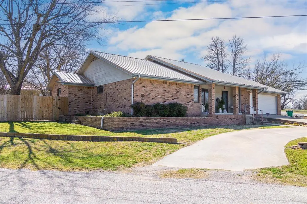 1811 Saylor Street, Goldthwaite, TX 76844