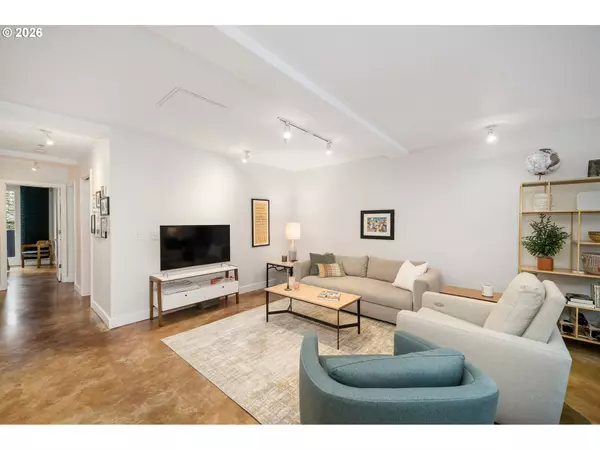 Portland, OR 97212,325 NE GRAHAM ST #7