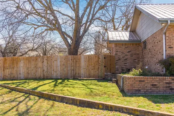 1811 Saylor Street, Goldthwaite, TX 76844