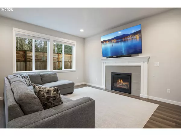 Newberg, OR 97132,1042 S COLLEGE ST