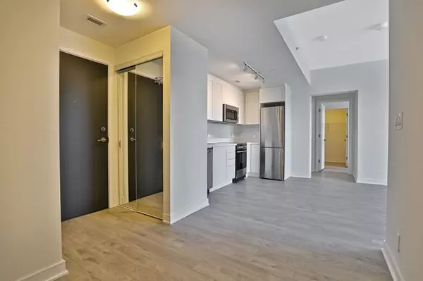 Toronto W07, ON M8Y 0C7,1 Neighbourhood LN #602