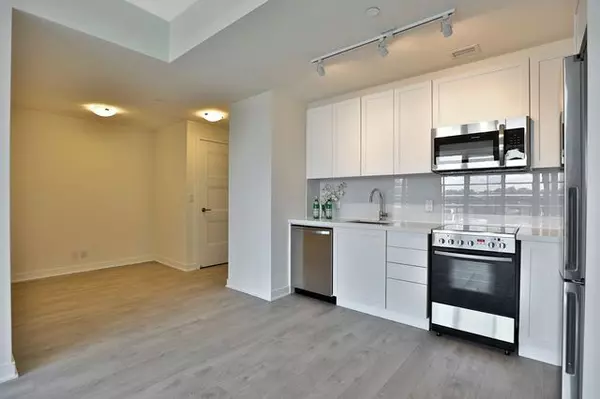 Toronto W07, ON M8Y 0C7,1 Neighbourhood LN #602