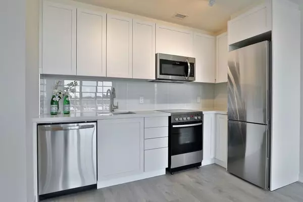 Toronto W07, ON M8Y 0C7,1 Neighbourhood LN #602