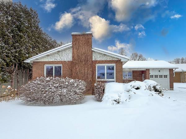 968 Walkley RD,  Billings Bridge - Riverside Park And Area,  ON K1V 6R3