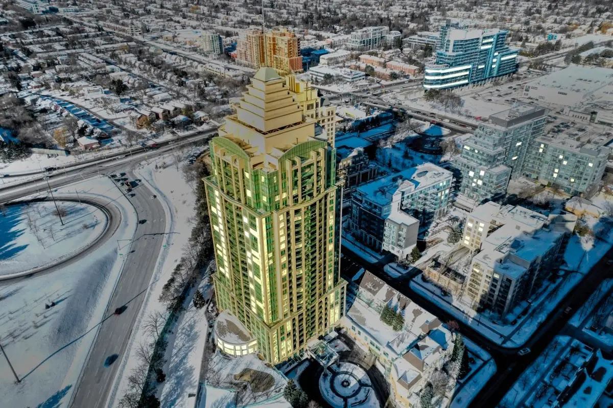 Toronto C15, ON M2K 3E2,17 Barberry PL #1615