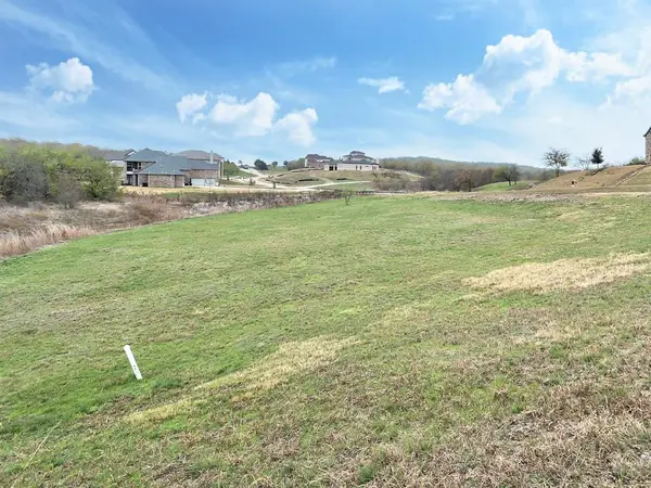 1204 Preserve Boulevard, Grand Prairie, TX 75104