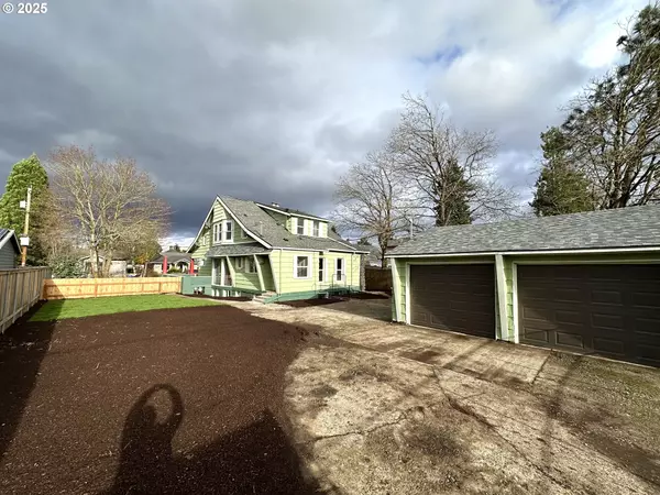 Portland, OR 97206,6804 SE CARLTON ST