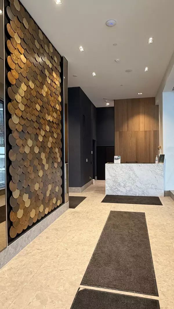 Toronto C10, ON M4G 3C4,1720 Bayview AVE #323