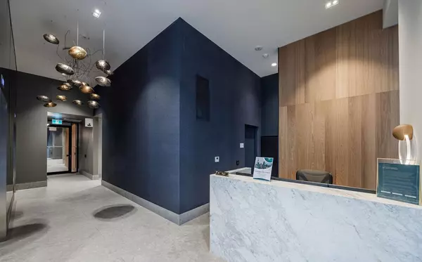 Toronto C10, ON M4G 3C4,1720 Bayview AVE #323