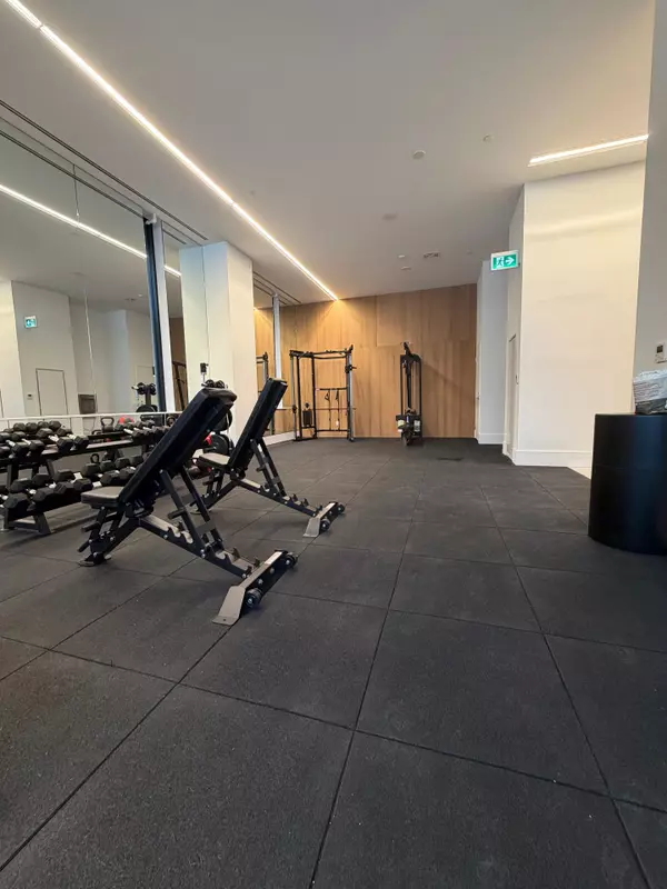 Toronto C10, ON M4G 3C4,1720 Bayview AVE #323