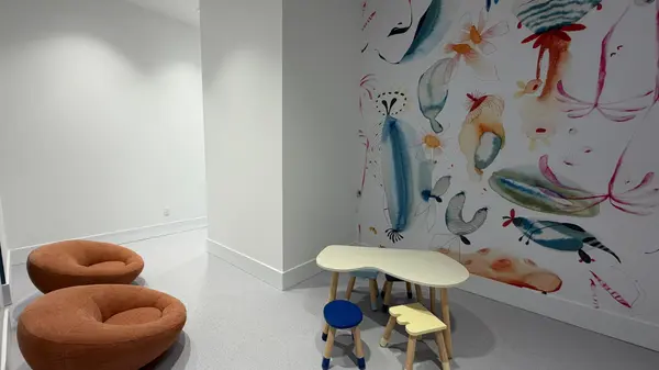 Toronto C10, ON M4G 3C4,1720 Bayview AVE #323