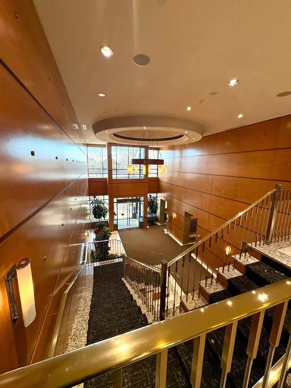 Toronto W08, ON M9B 0A2,35 Viking LN #732