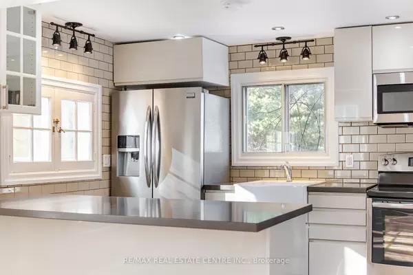 Brampton, ON L6Y 0A6,174 Victoria ST