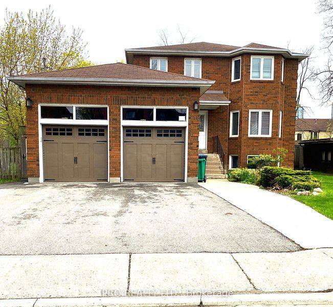 17 Ellen ST #Main, Brampton, ON L6V 1J7