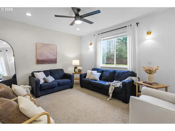 143 W CHRISTY CT, Yacolt, WA 98675