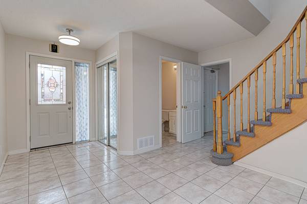 17 Ellen ST #Main, Brampton, ON L6V 1J7