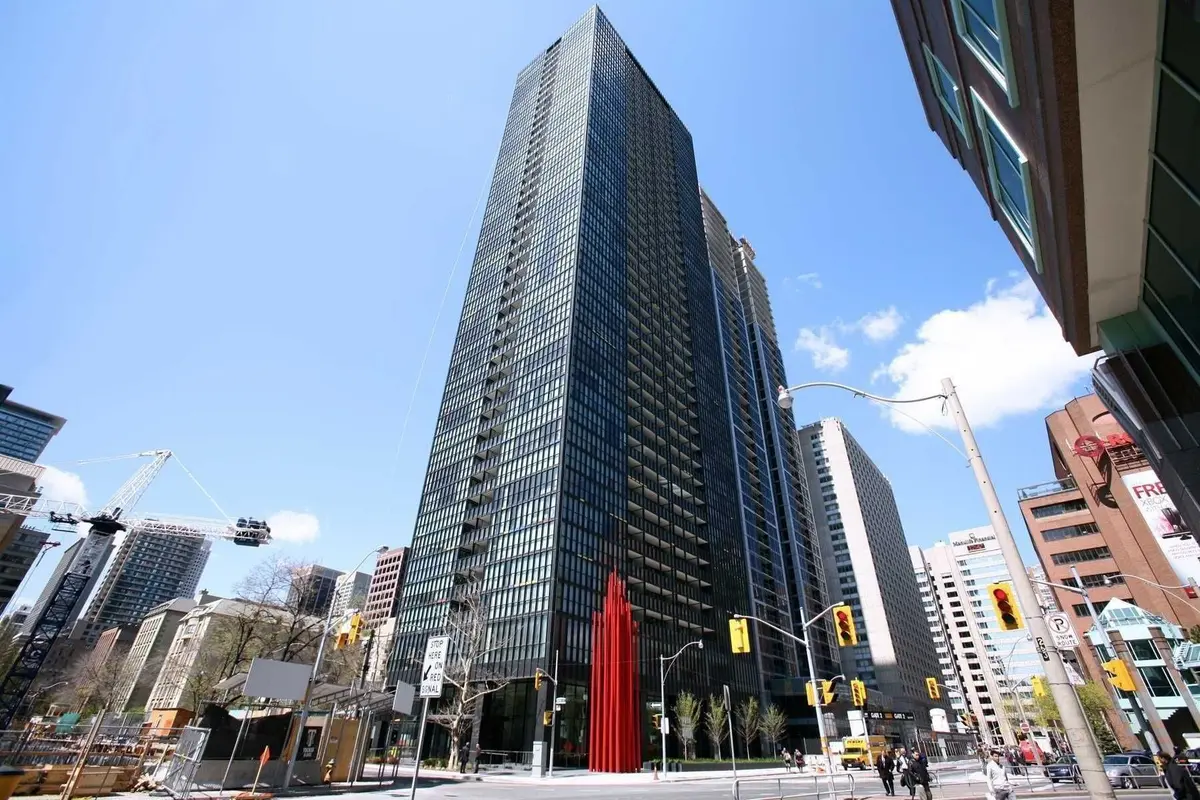 110 Charles ST E #2906, Toronto C08, ON M4Y 1T5