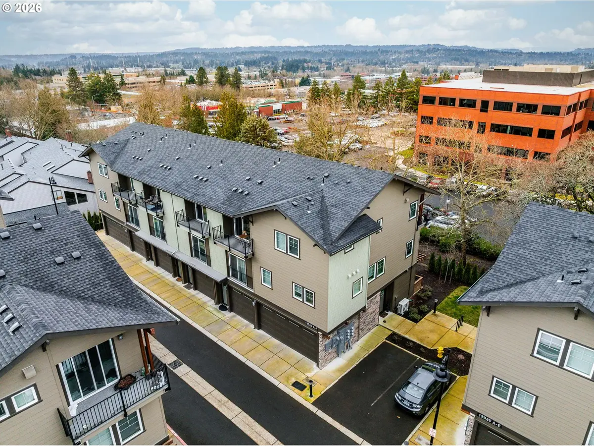 12043 SE HIGH CREEK RD #E, Happy Valley, OR 97086