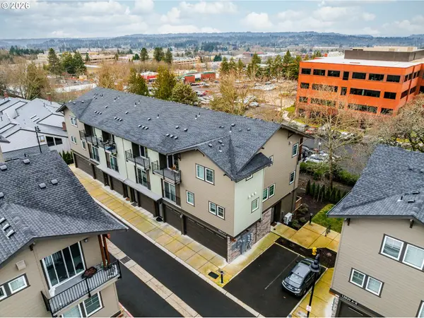 12043 SE HIGH CREEK RD #E, Happy Valley, OR 97086