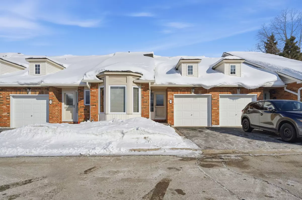 Hamilton, ON L8B 0R1,222 Fellowes CRES #29