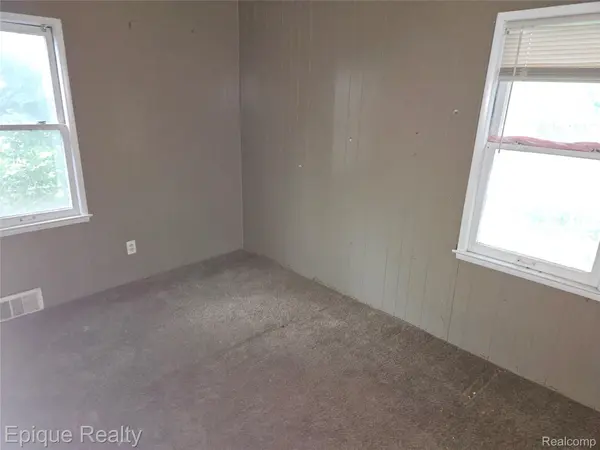 12450 LANSDOWNE ST, Detroit, MI 48224