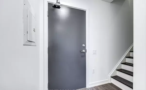 Toronto, ON M2M 0B9,8 Olympic Garden DR #S305