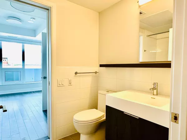 Toronto, ON M6B 2Y9,2525 Bathurst ST #1010