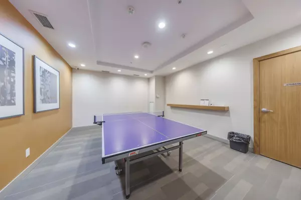 Toronto C01, ON M5V 0L4,295 Adelaide ST W #501