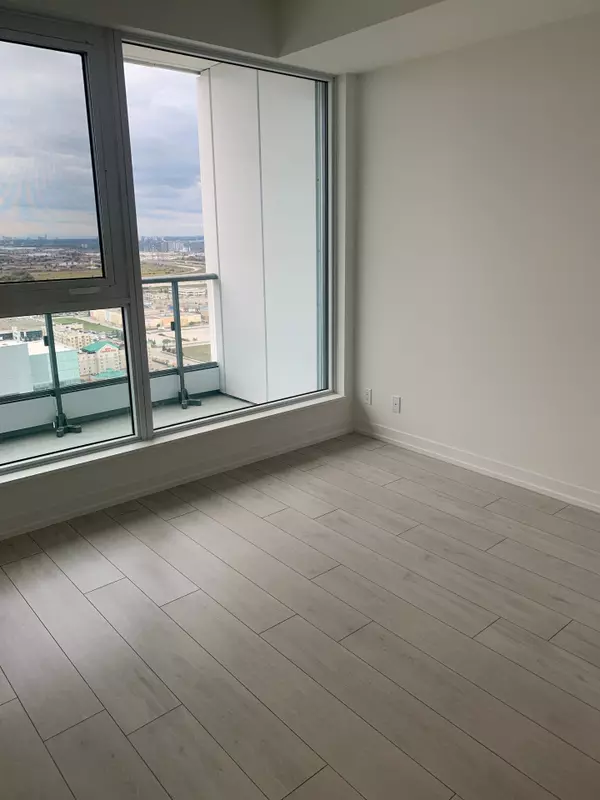 Vaughan, ON L4K 0J5,5 Buttermill AVE #3808