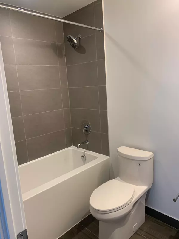 Vaughan, ON L4K 0J5,5 Buttermill AVE #3808