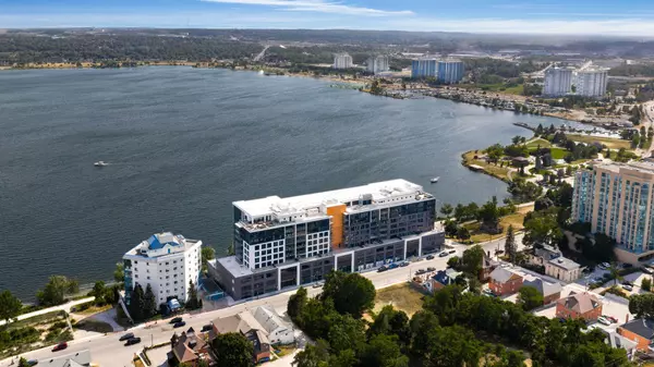 Barrie, ON L4M 1B2,185 Dunlop ST E #414