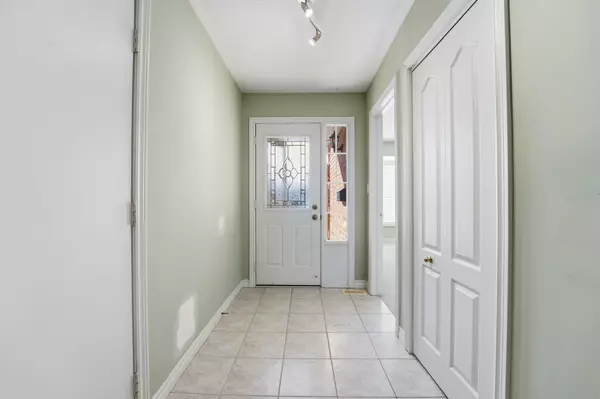 Hamilton, ON L8B 0R1,222 Fellowes CRES #29