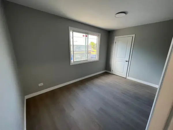 757 Lock ST #Upper, Peterborough, ON K9J 2Z3