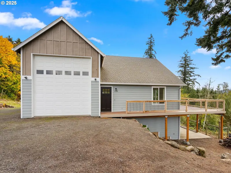 220 HANSON RD, Kalama, WA 98625