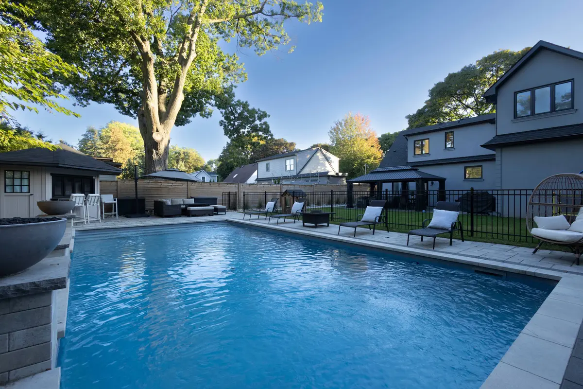 2055 Courtland CRES, Mississauga, ON L4Y 1V1