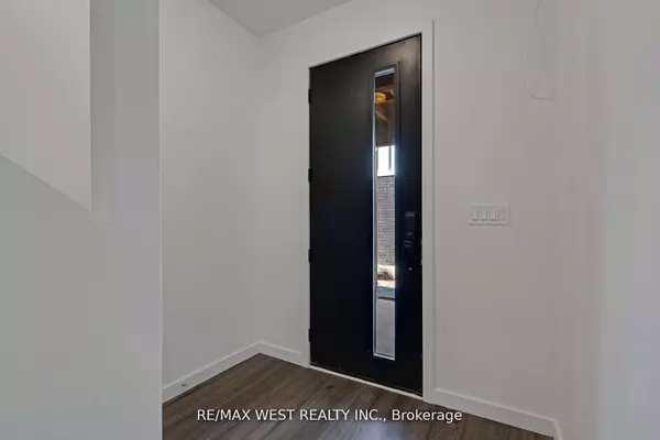 Barrie, ON L4N 9J6,10 Rainwater LN